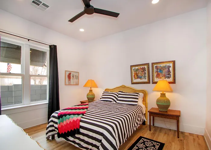 Amazing New Oasis Pool, Mins To Dt & Phx Airport * Phoenix